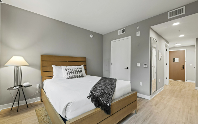 photo 4 of Coda on Half, a Placemakr Experience - Navy Yard