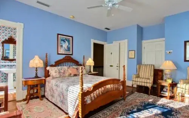 photo 5 of Cold Creek Manor