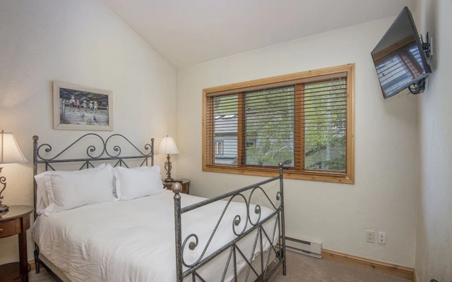 photo 3 of Coldstream Townhome 19