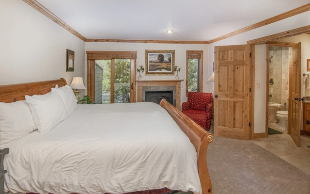 photo 5 of Coldstream Townhome 19