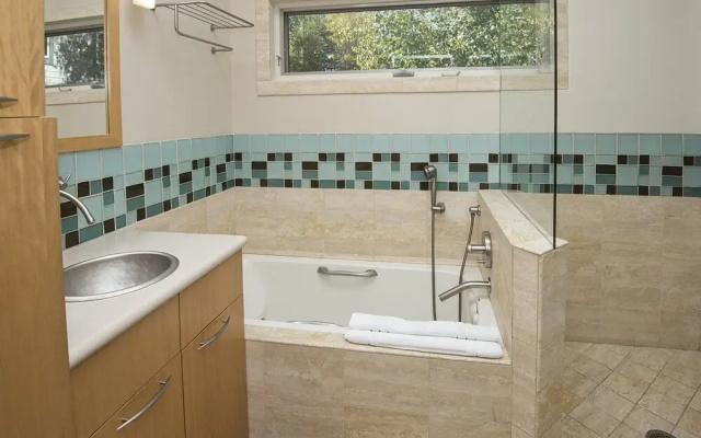 photo 5 of Coldstream Townhome 38