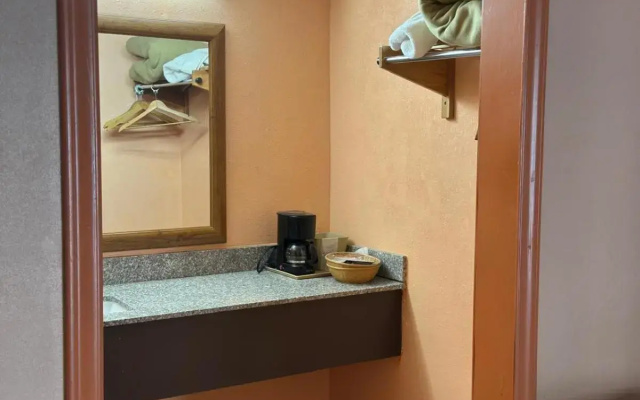 photo 4 of College Inn Spartanburg