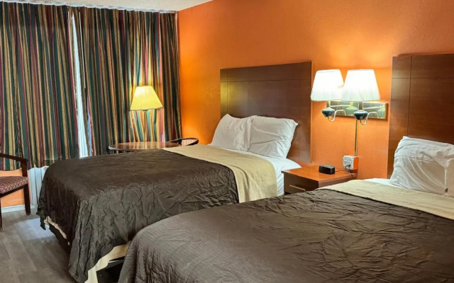 photo 5 of College Inn Spartanburg