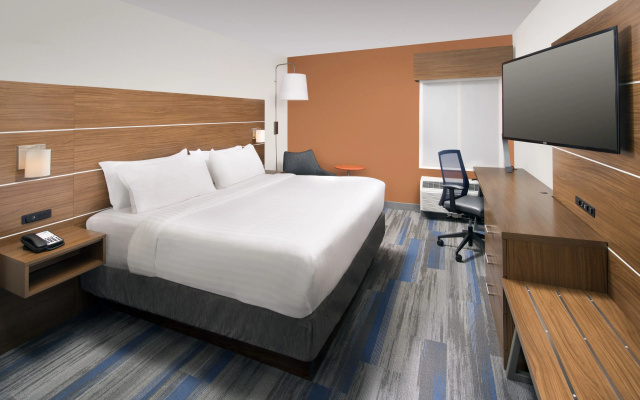 photo 2 of Holiday Inn Express & Suites College Park-University Area by IHG