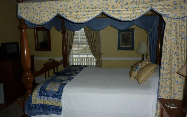 photo 2 of Colonial Capital Bed & Breakfast