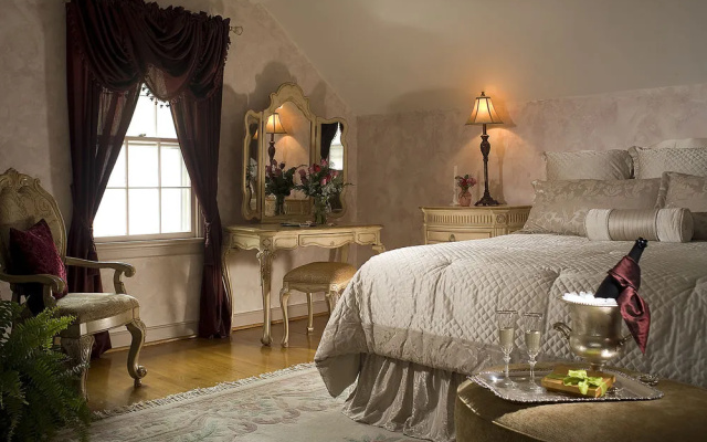 photo 3 of Colonial Gardens Bed  Breakfast