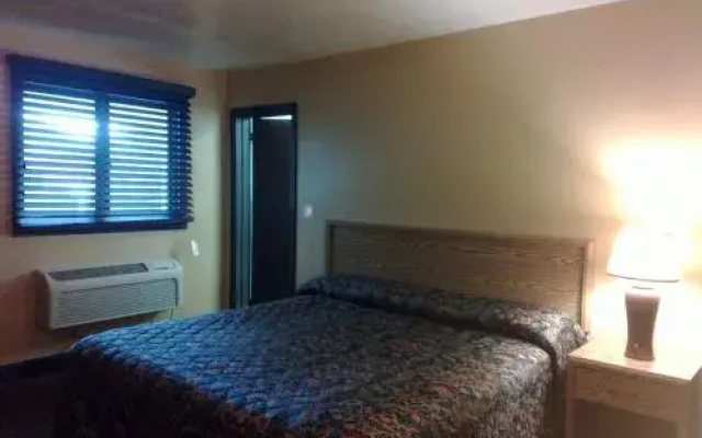 photo 2 of Colonial Inn Mercer - Grove City