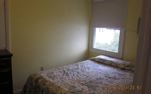 photo 5 of Colonial Motel Suites