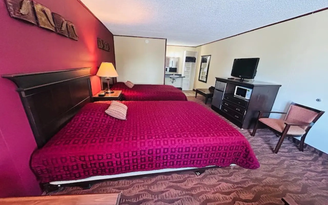 photo 5 of Colonial Mountain Inn