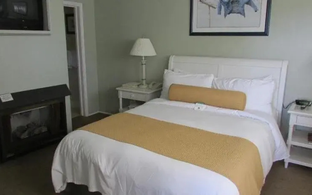 photo 2 of Colonial Terrace Inn by the Sea