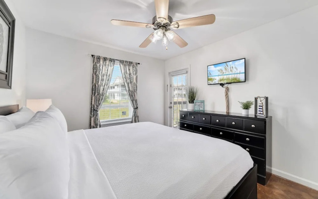 photo 3 of 3br/2ba Full Condo w/ Pool & Gym, Sleeps 7