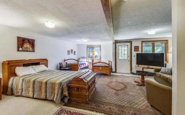 photo 2 of Colony Club E23