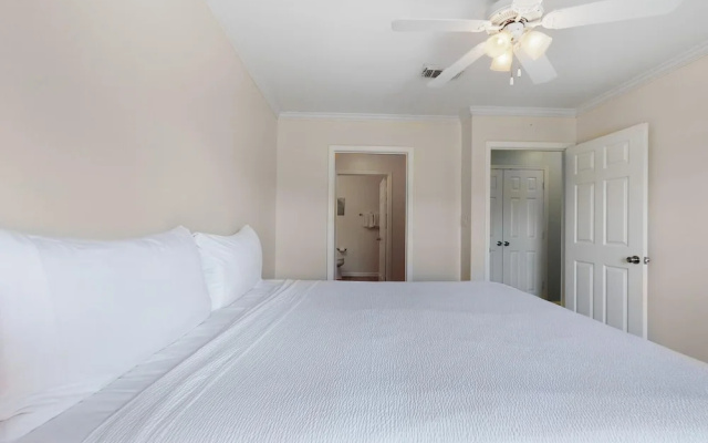 photo 3 of 3b/2b w/ Pool & Tennis Court, Sleeps 6