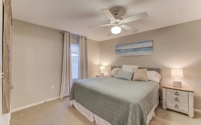 photo 5 of Full Condo w/ Pool & Gym, Sleeps 4