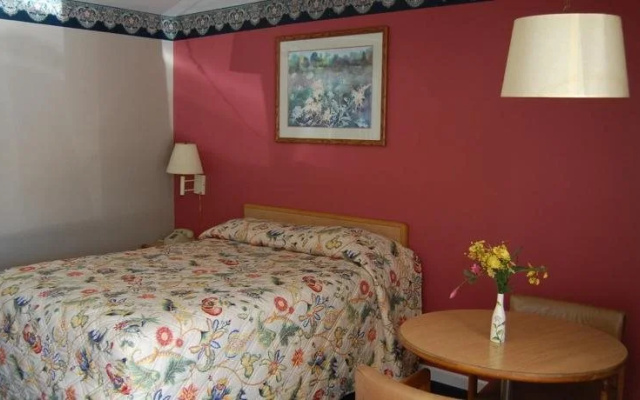 photo 3 of Colony Motel