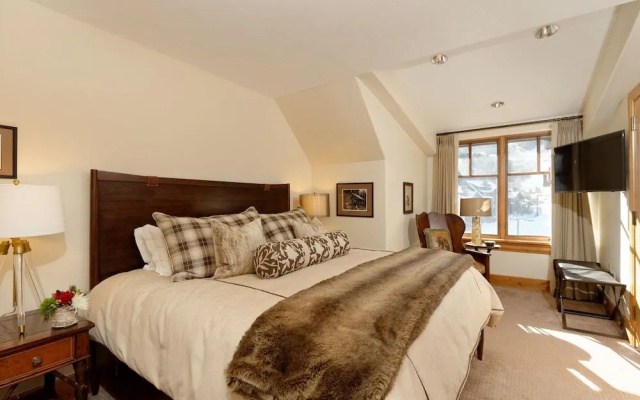 photo 5 of Colorado Lodge at the Ritz Carlton