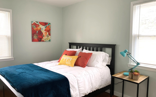 photo 3 of Colorful and Stylish Retreat - 5 Min To GM