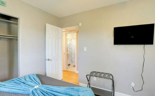 photo 4 of Colorful Coastal Home w/ Pool, 6 Mi to Beach!