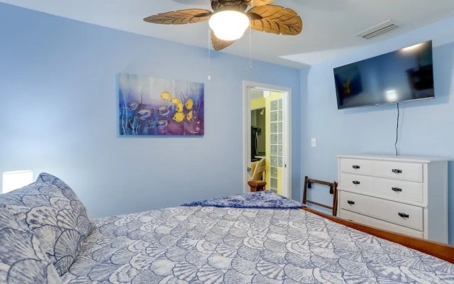 photo 2 of Colorful Gulfport Home: Walk to the Art District!