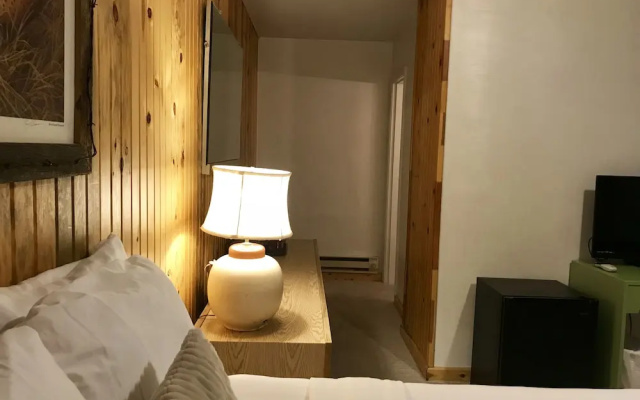 photo 4 of Colter's Lodge