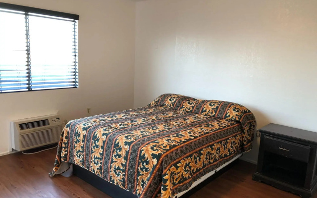 photo 2 of Colton Motel