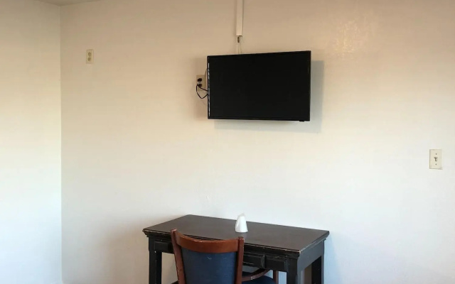 photo 5 of Colton Motel