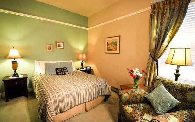 photo 3 of Columbia Hotel