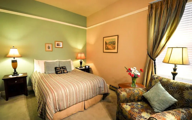 photo 4 of Columbia Hotel