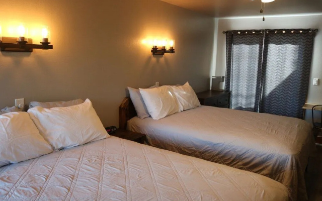 photo 4 of Columbine Inn