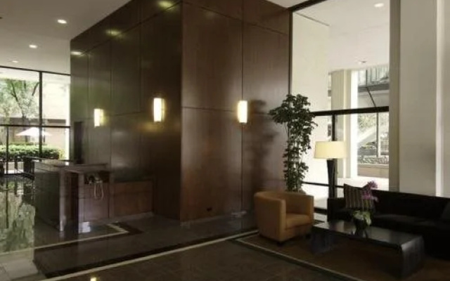 photo 3 of Columbus Plaza