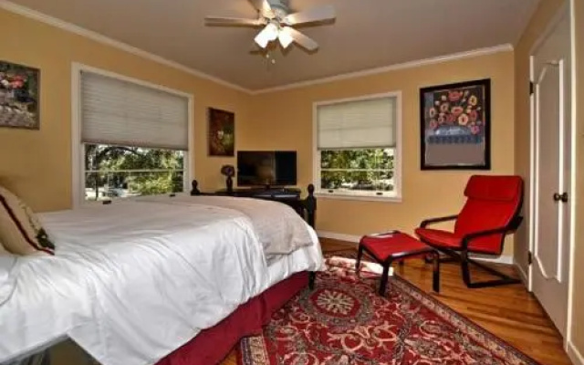 photo 3 of Comal Cottage on Union #291
