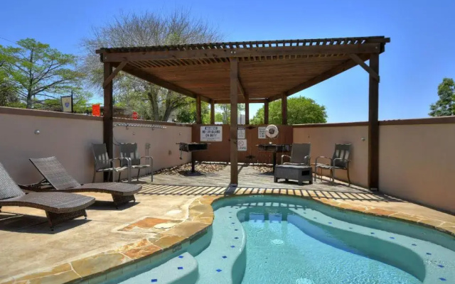 photo 3 of Comal Cottages on Hinman Island #161A