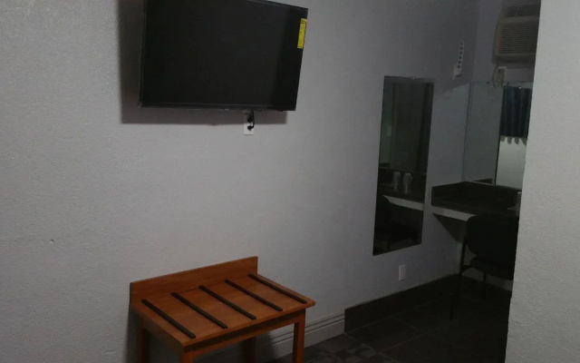 photo 2 of Comet Motel