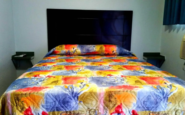 photo 3 of Comet Motel