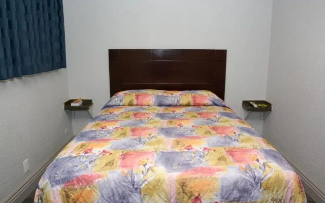 photo 4 of Comet Motel
