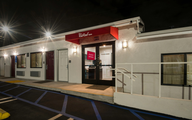 photo 2 of Red Roof Inn Los Angeles - Wilmington, CA