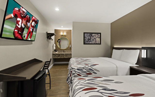 photo 5 of Red Roof Inn Los Angeles - Wilmington, CA