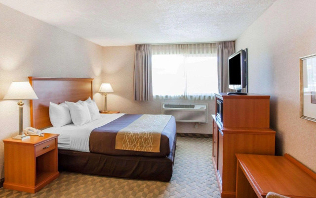 photo 4 of Quality Inn Kirkland