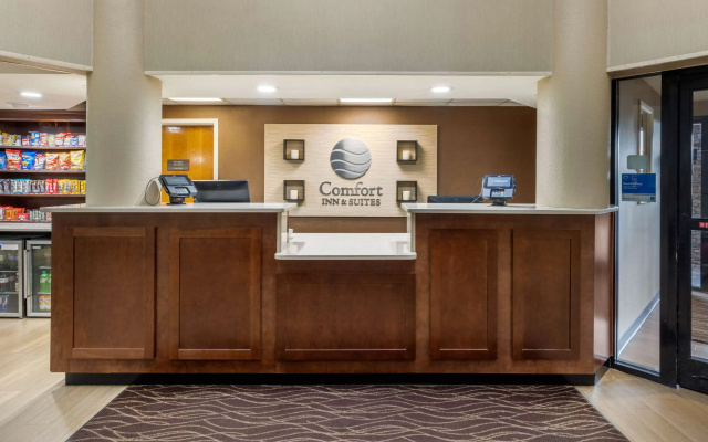 photo 2 of Comfort Inn & Suites Hamilton Place