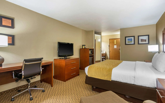 photo 3 of Comfort Inn & Suites Springfield I-44