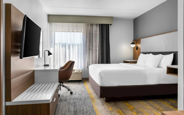 photo 5 of Comfort Inn & Suites York North