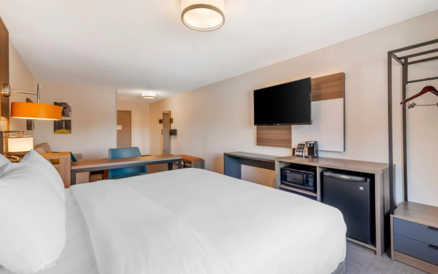 photo 4 of Comfort Inn & Suites Saratoga Springs
