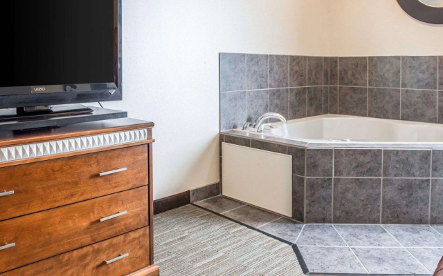 photo 3 of HomeTowne Studios & Suites By Red Roof Washington