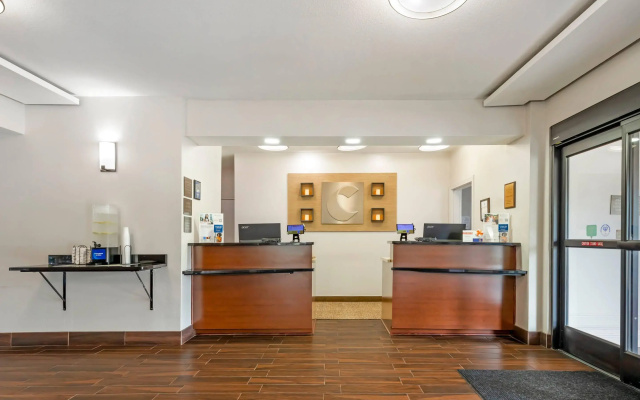 photo 2 of Comfort Inn & Suites Covington - Mandeville
