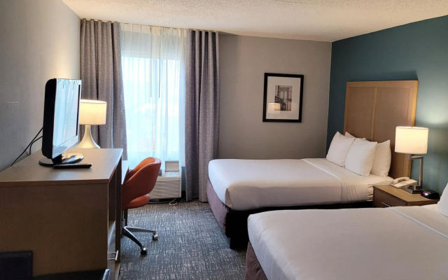 photo 3 of Comfort Inn & Suites Alexandria West