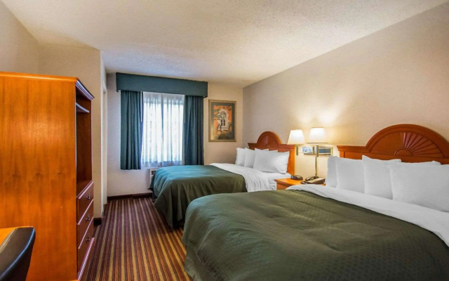 photo 5 of Quality Inn & Suites at Tropicana Field