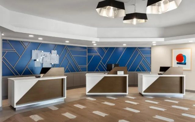 photo 2 of Holiday Inn Express Atlanta Airport North