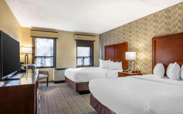 photo 4 of Comfort Inn & Suites Logan International Airport