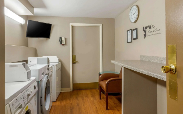 photo 5 of Comfort Inn & Suites Logan International Airport