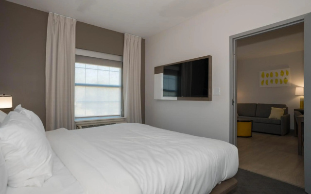 photo 3 of Comfort Inn & Suites River City Decatur